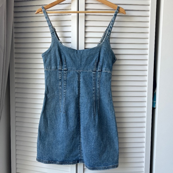 BDG Dresses & Skirts - [NWOT] BDG Structured Scoop Neck Mini Denim Dress